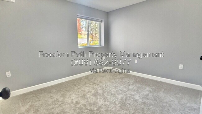 Building Photo - 116 S Dart St