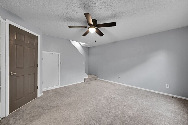 Building Photo - $2,050.00 - 3 Bedrooms, 2 Bathrooms, Single Family Home with Fenced Yard!