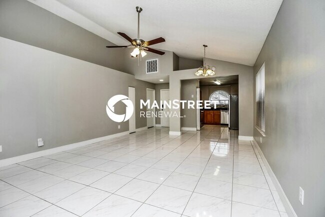 Building Photo - 3 Bedroom Pet-Friendly Home in APOPKA, FL with Main Street Renewal