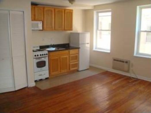 Kitchen Area - Spring Garden Court