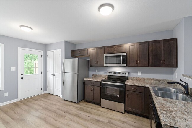 Building Photo - 288 Smithson Ln