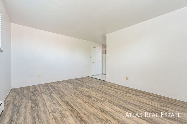 Building Photo - 510 Dayton St