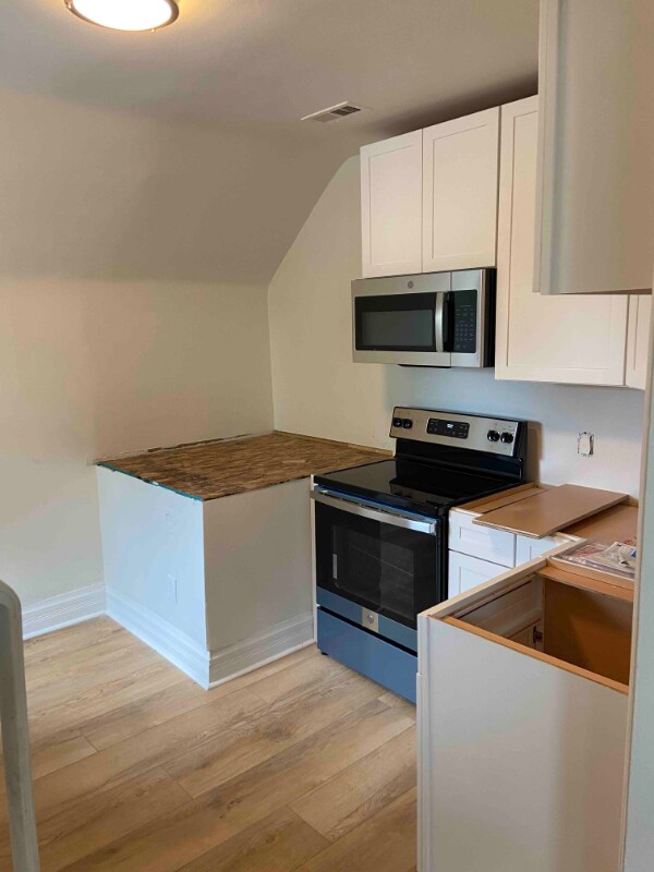 Building Photo - 1920 S Washington St