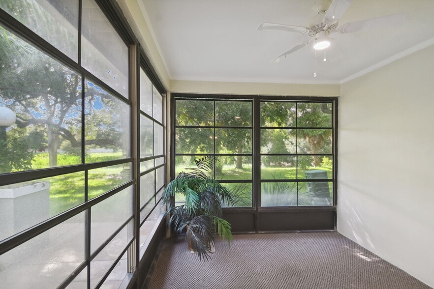 Building Photo - 251 Hidden Brook Dr