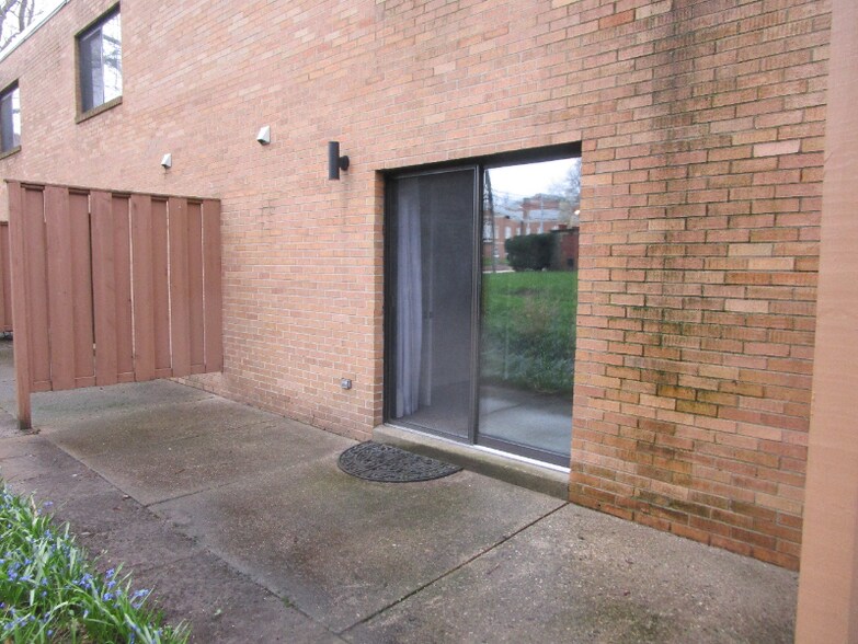 Building Photo - 23 College Ave SE