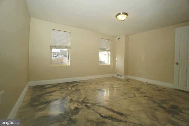 Primary Photo - 2509 Tilton St