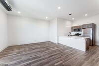 Building Photo - 55 Washington St