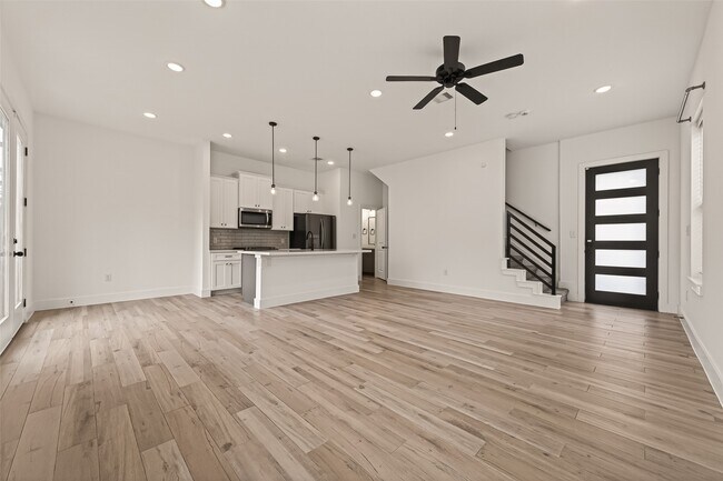 Building Photo - 5206 Firnat St