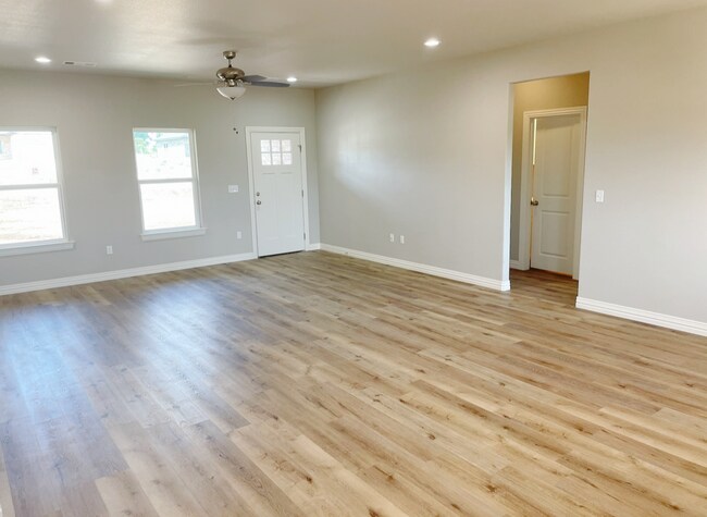 Building Photo - Minutes to Casino/Off HWY 70/Big backyard/...