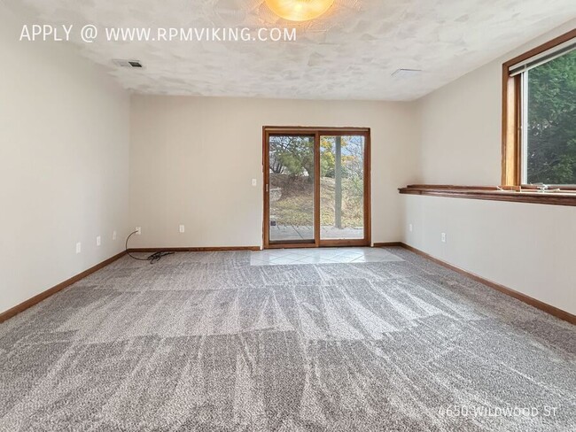 Building Photo - 3br 3.5ba 2cg ~ Security Deposit Free Alte...