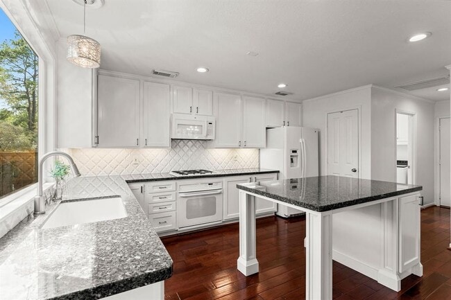 Building Photo - 43 W Gaslight Pl