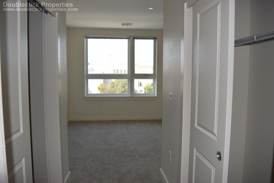 Building Photo - 180 Eastern Ave