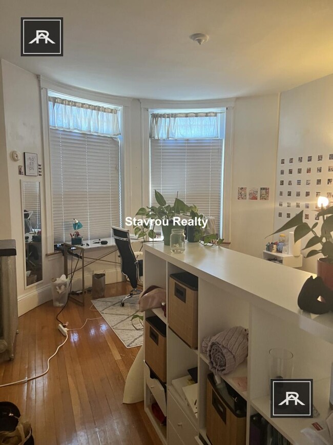 Building Photo - 3 bedroom in Brookline MA 02445