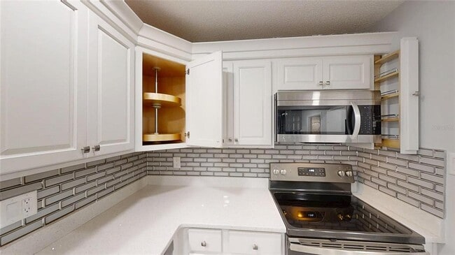 Building Photo - 8883 SW 94 Ln