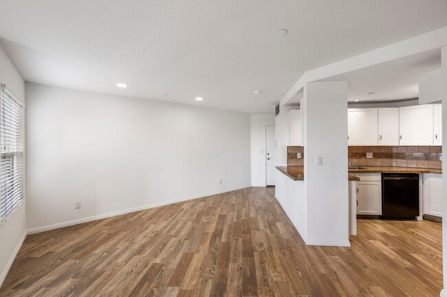 Building Photo - 1056 Calle Del Cerro