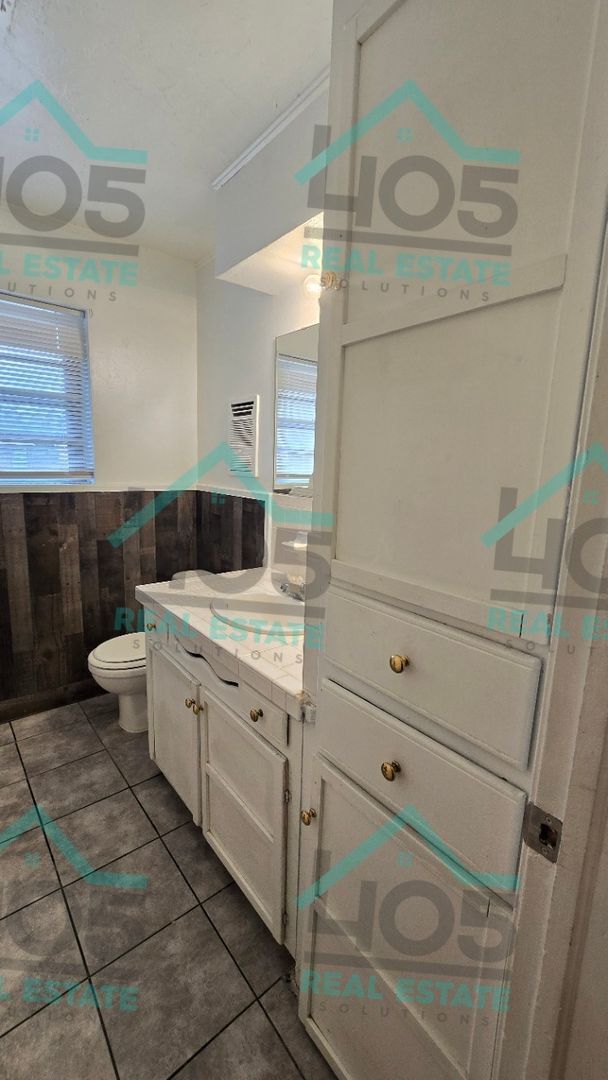 Building Photo - 4 Bedroom Rental in Del City