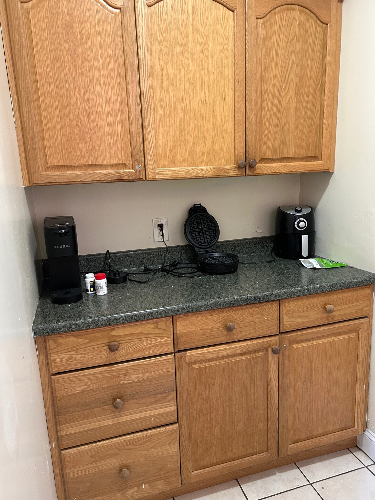 Building Photo - 65 Lake Pl