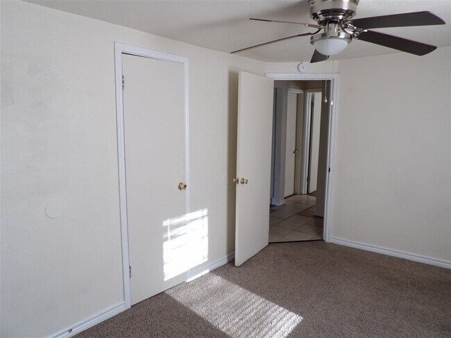 Building Photo - 2015 SW Jefferson Ave