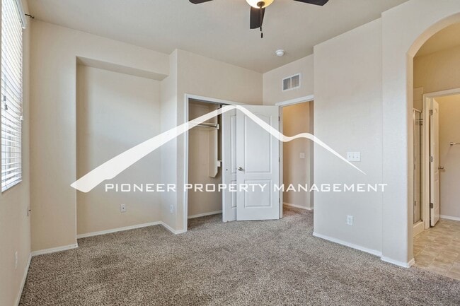 Building Photo - Low-Maintenance Living with Mountain Views! 3BR Townhome, 2-Car Garage & A/C