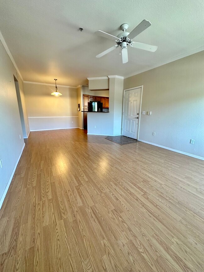Building Photo - 15095 N Thompson Peak Pky