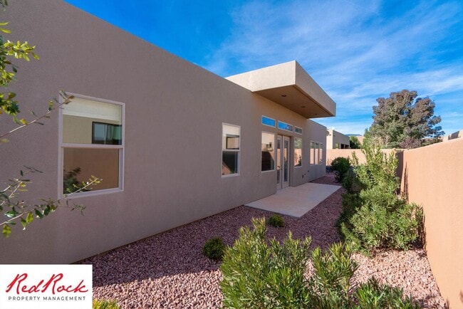 Building Photo - 4 Bedroom Home In The Dunes At Sand Hollow...