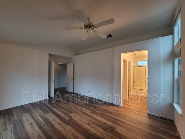 Building Photo - 8695 Misty Ct