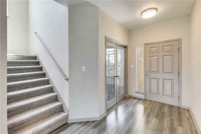 Building Photo - 15113 Fernhill Dr
