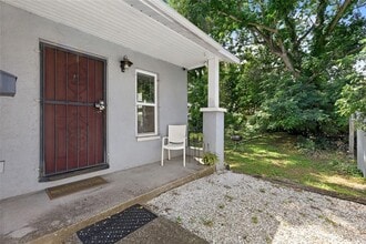 Building Photo - 923 E 12th Ave