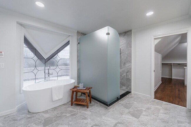 Building Photo - 459 Atlanta Country Club Dr