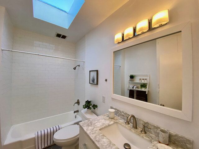 Building Photo - 1217 N Virgil Ave