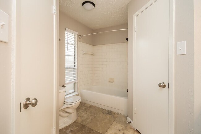 Building Photo - 3607 Macon Pl Ct