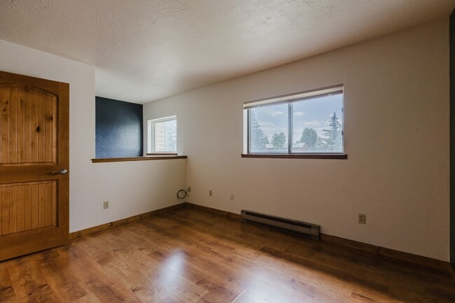 Building Photo - 284 Talisman Dr