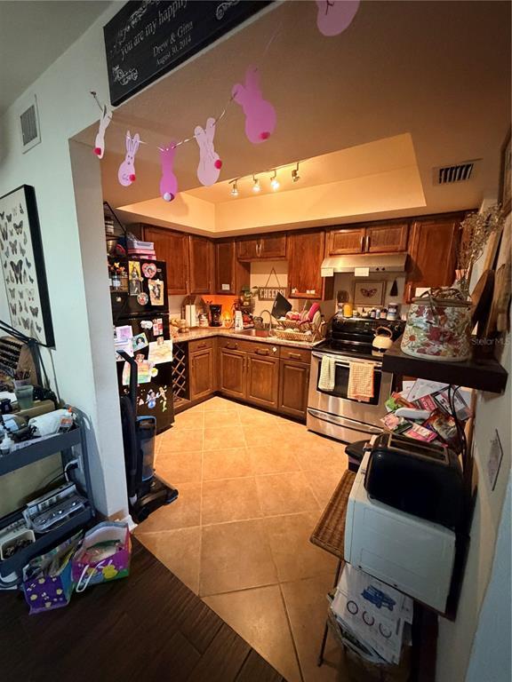 Building Photo - 720 N Village Dr