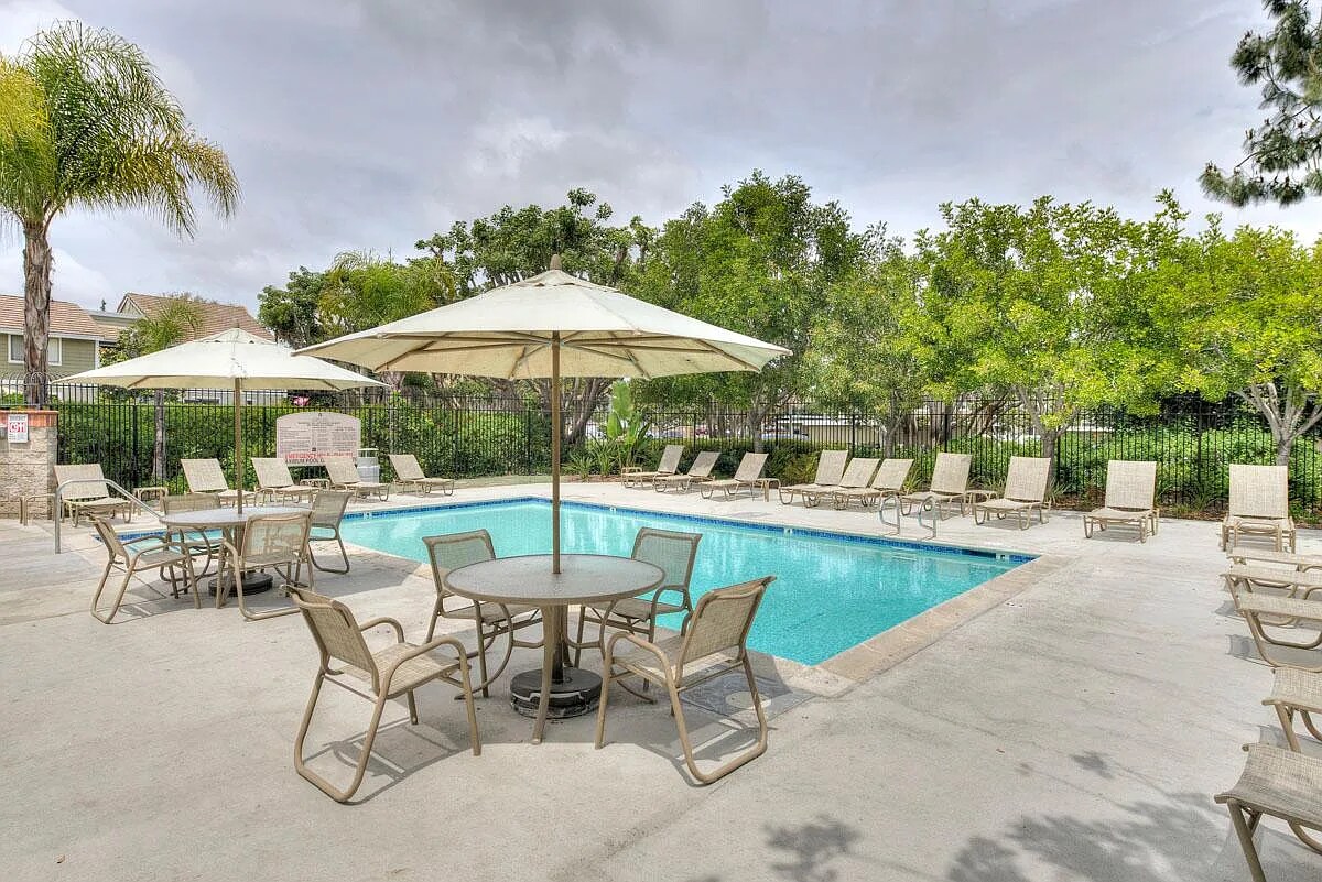 association pool - 14 Coventry Ln