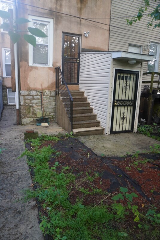 Building Photo - 5900 Chester Ave