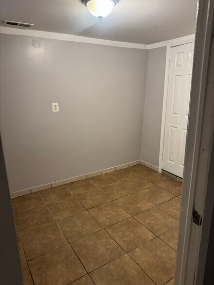 Building Photo - 1941 N Monticello Ave