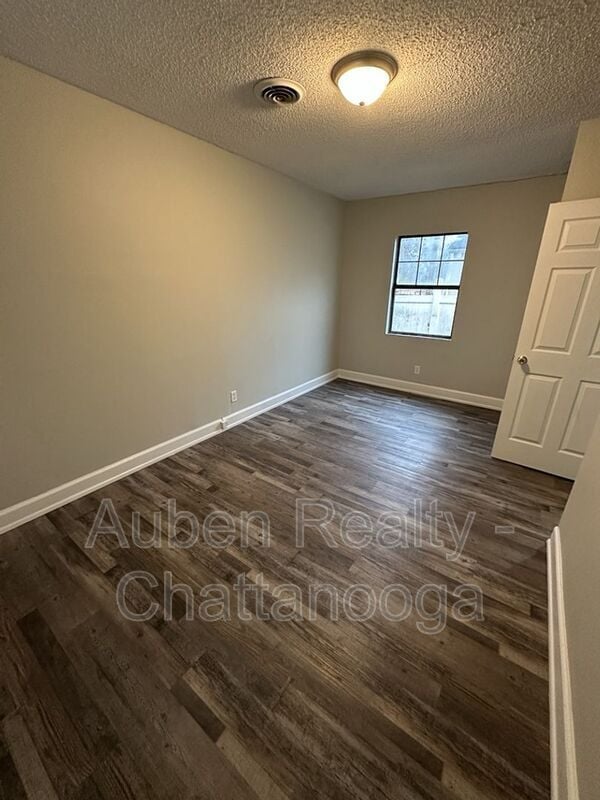 Building Photo - 105 Hunt Ave