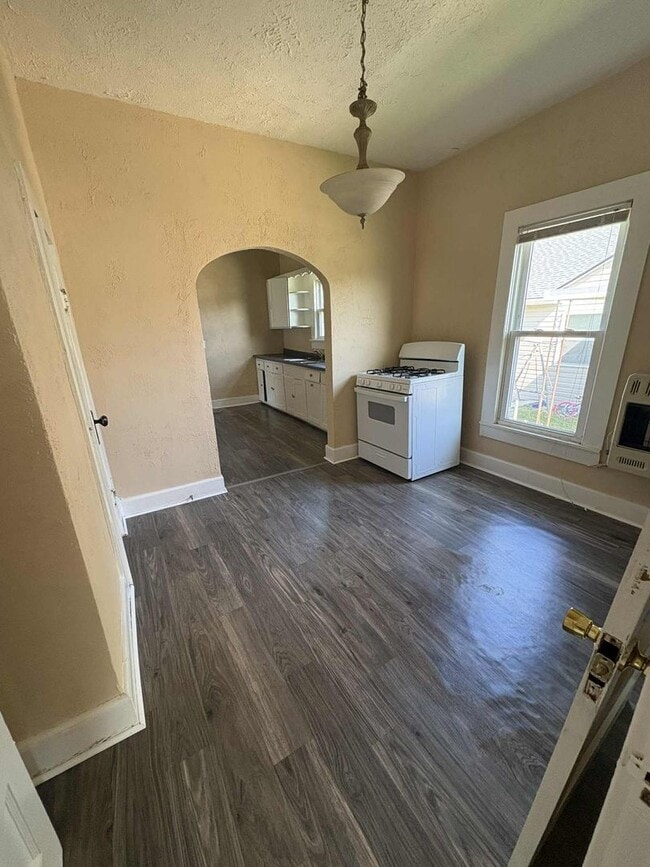 Building Photo - Spacious Home for Rent!