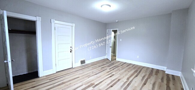 Building Photo - 1429 Hall Ave