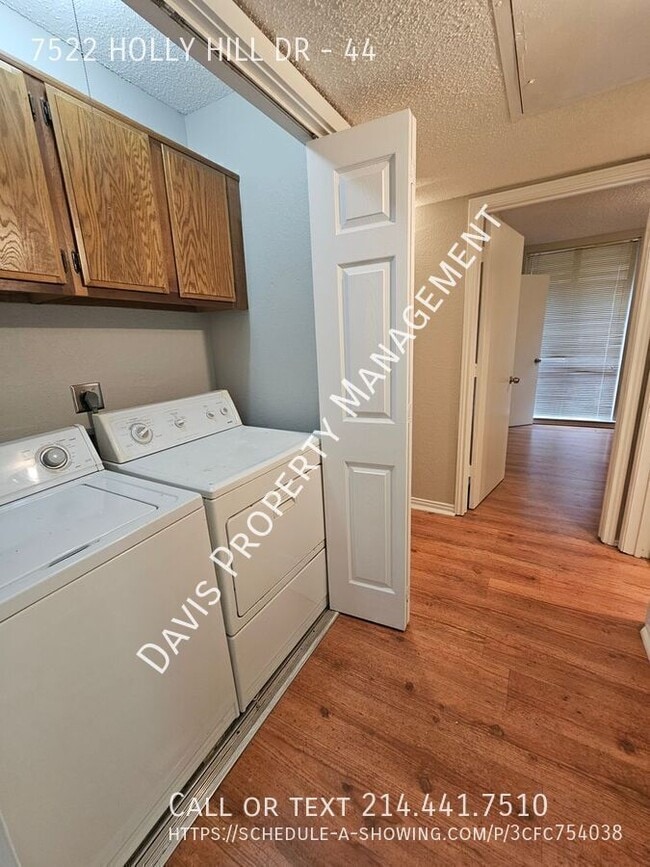 Building Photo - 7522 Holly Hill Dr