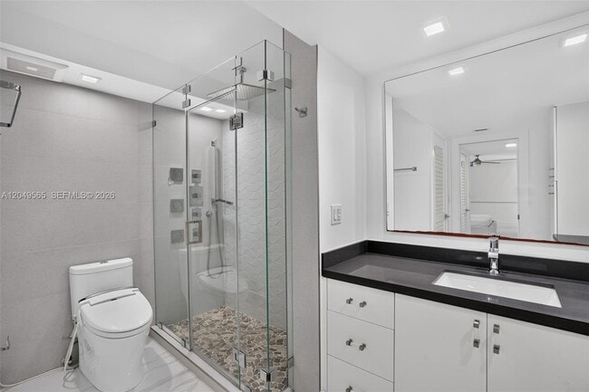Building Photo - 6039 Collins Ave