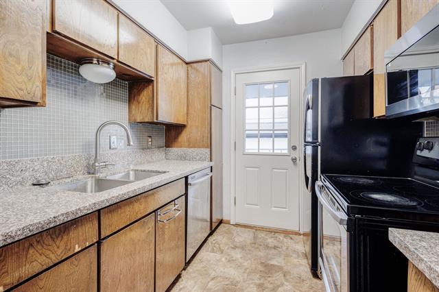 Building Photo - 12888 Montfort Dr
