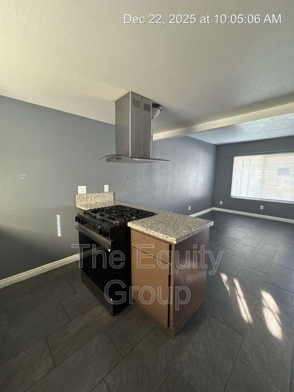 Building Photo - 510 N Encina St