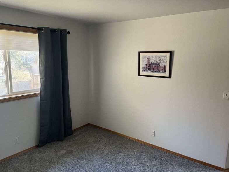 Building Photo - 4165 Berrywood Dr