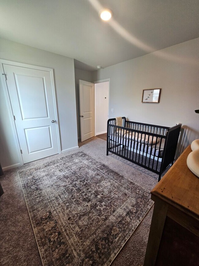 Building Photo - 4 Bedroom Home in Surf City!