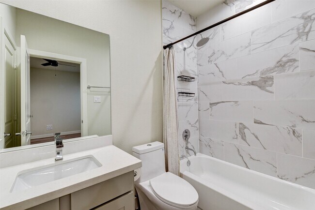 Building Photo - 1614 Northwood St