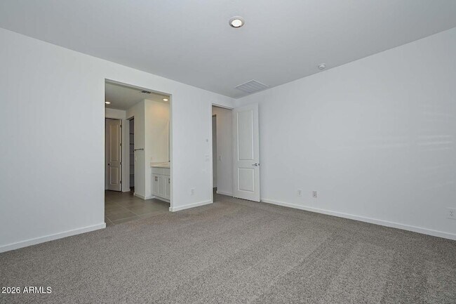 Building Photo - 16004 W Honeysuckle Dr