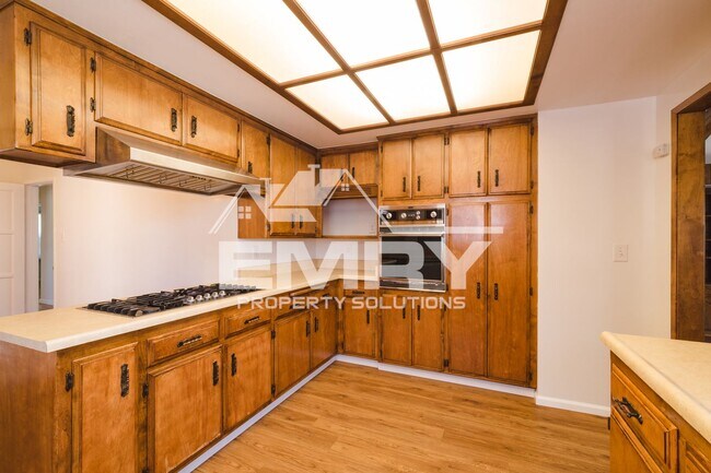 Building Photo - 4743 Levelside Ave