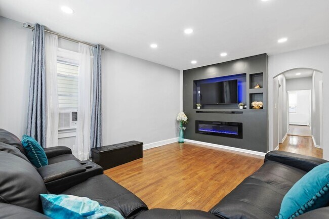 Building Photo - 98 Bergen Ave