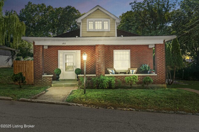 Primary Photo - 260 Thompson Ave